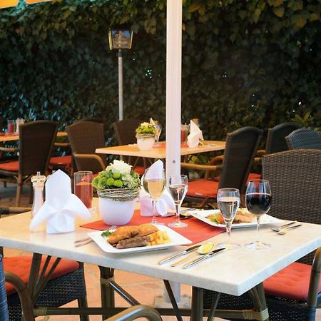 Hotel & Restaurant Hugenottengarten Friedrichsdorf Exterior foto