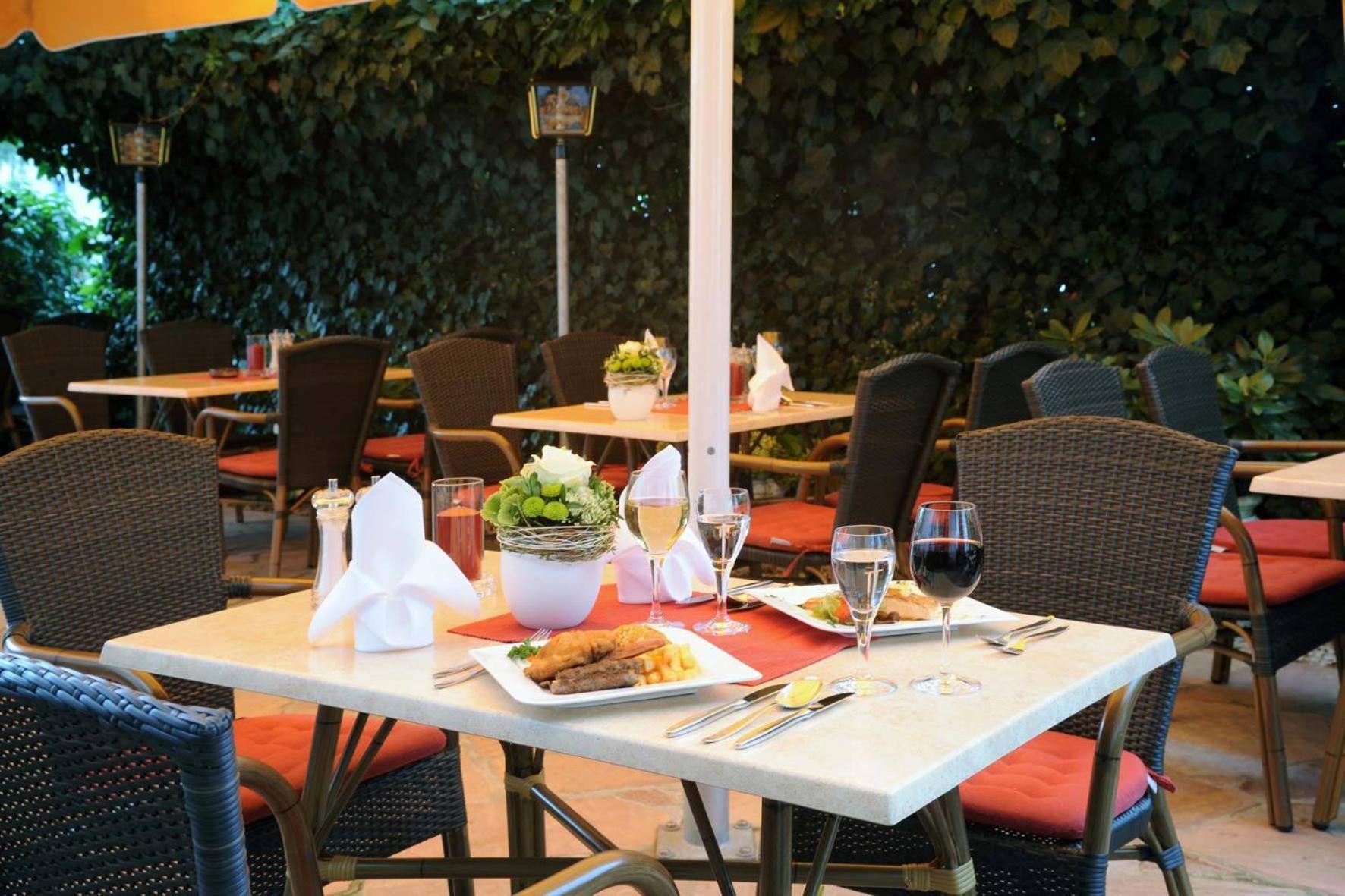 Hotel & Restaurant Hugenottengarten Friedrichsdorf Exterior foto